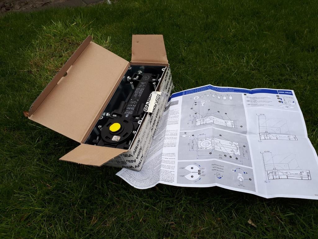 2 Assa Abloy Vloerveerscharnieren DC477 - Nieuw in doos, Ophalen of Verzenden, Nieuw, Overige materialen, Scharnier