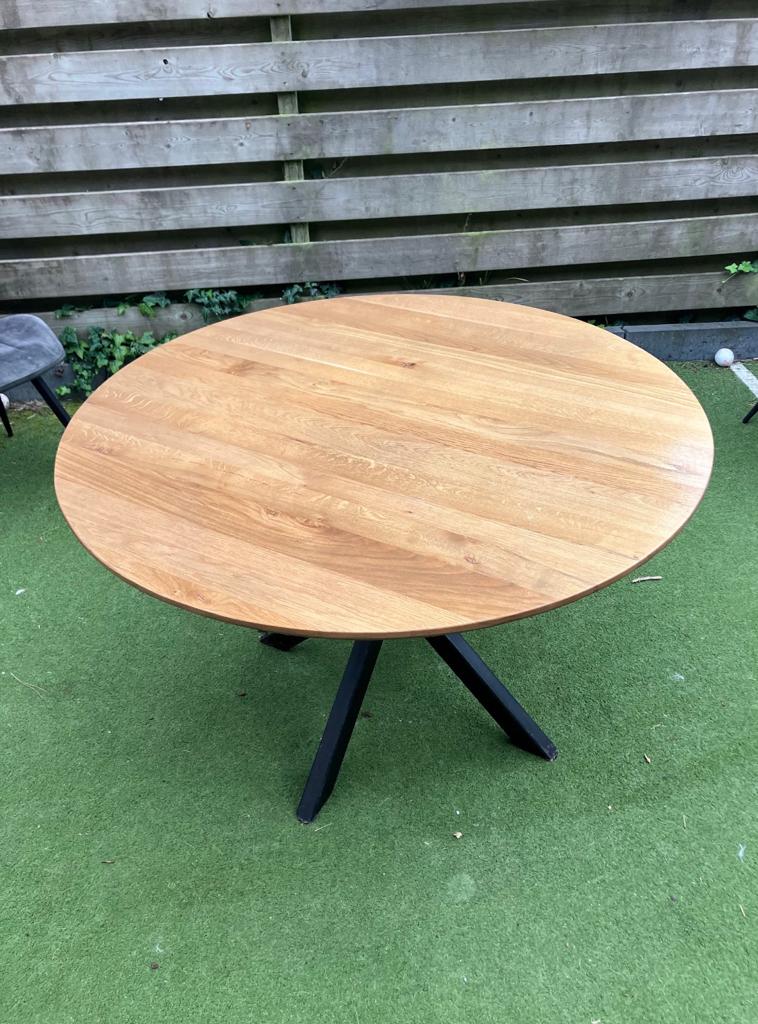 Mooie ronde houten tafel met onderstel, Antiek en Kunst, Ophalen
