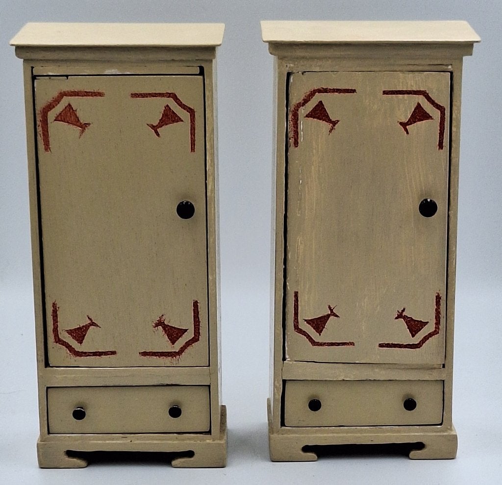 Twee kasten voor de kinderkamer in poppenhuis, Ophalen of Verzenden, Zo goed als nieuw, Poppenhuis