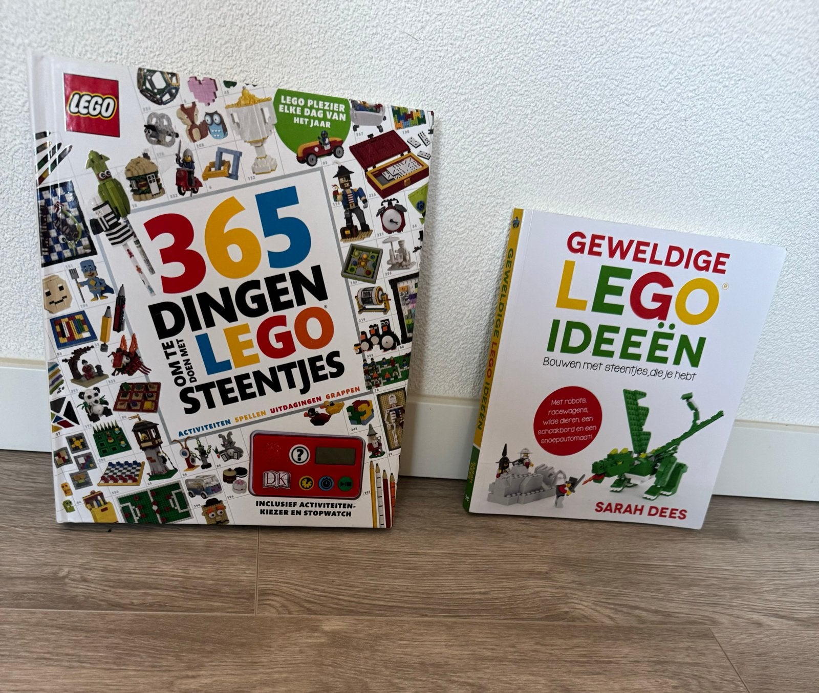 2 LEGO boeken: 365 Dingen om te doen & Geweldige LEGO Ideeën, Ophalen of Verzenden, Zo goed als nieuw