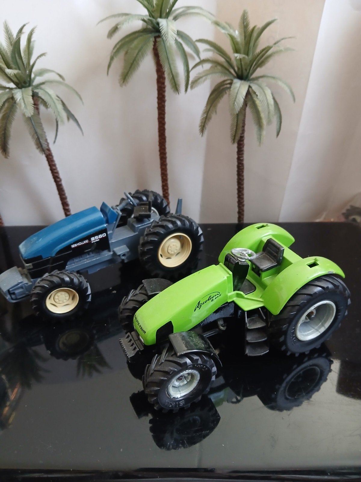 New Holland Britains en Deutz-Fahr Siku tractor,  samen: €9, Hobby en Vrije tijd, Ophalen of Verzenden, Gebruikt, Tractor of Landbouw