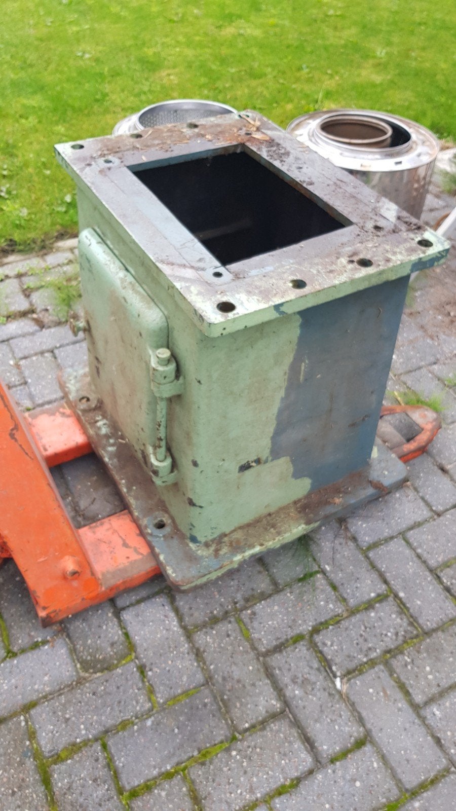 gietijzeren voet, Ophalen