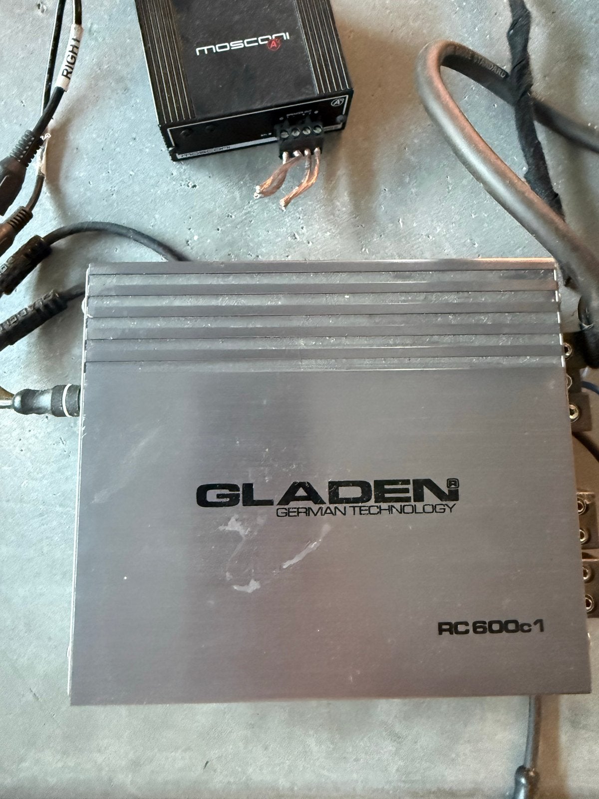 Gladen RC600c1 en Mosconi AT202466 versterkers, Overige merken, Ophalen of Verzenden, 120 watt of meer, Gebruikt