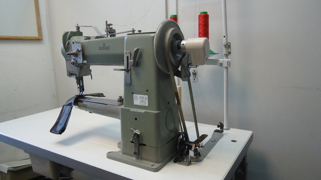 Industrie Naaimachine Adler vrije arm 3VoudigTranspor(69), Overige merken, Gebruikt, Ophalen of Verzenden, Naaimachine