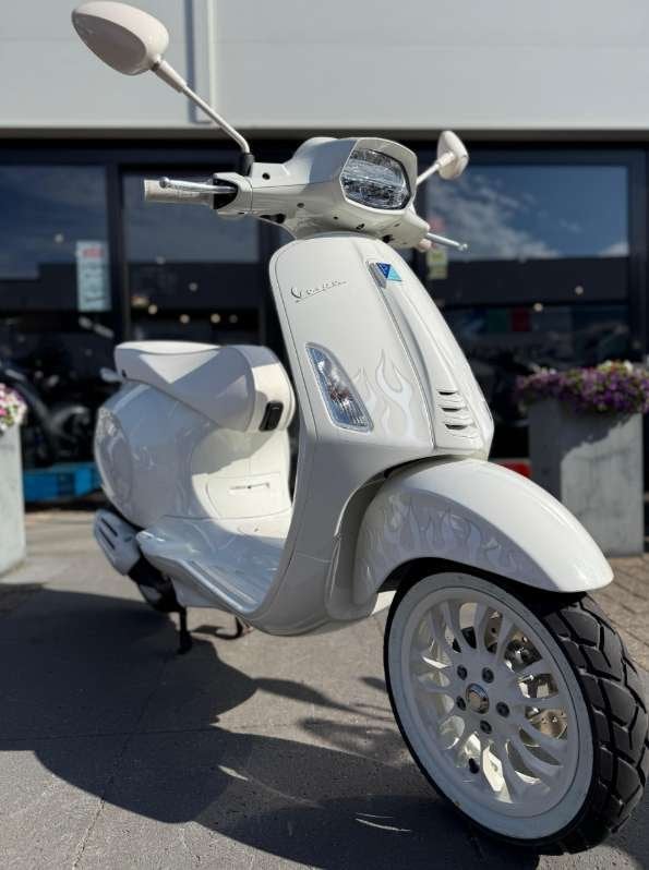 Vespa Sprint  45km Justin Bieber