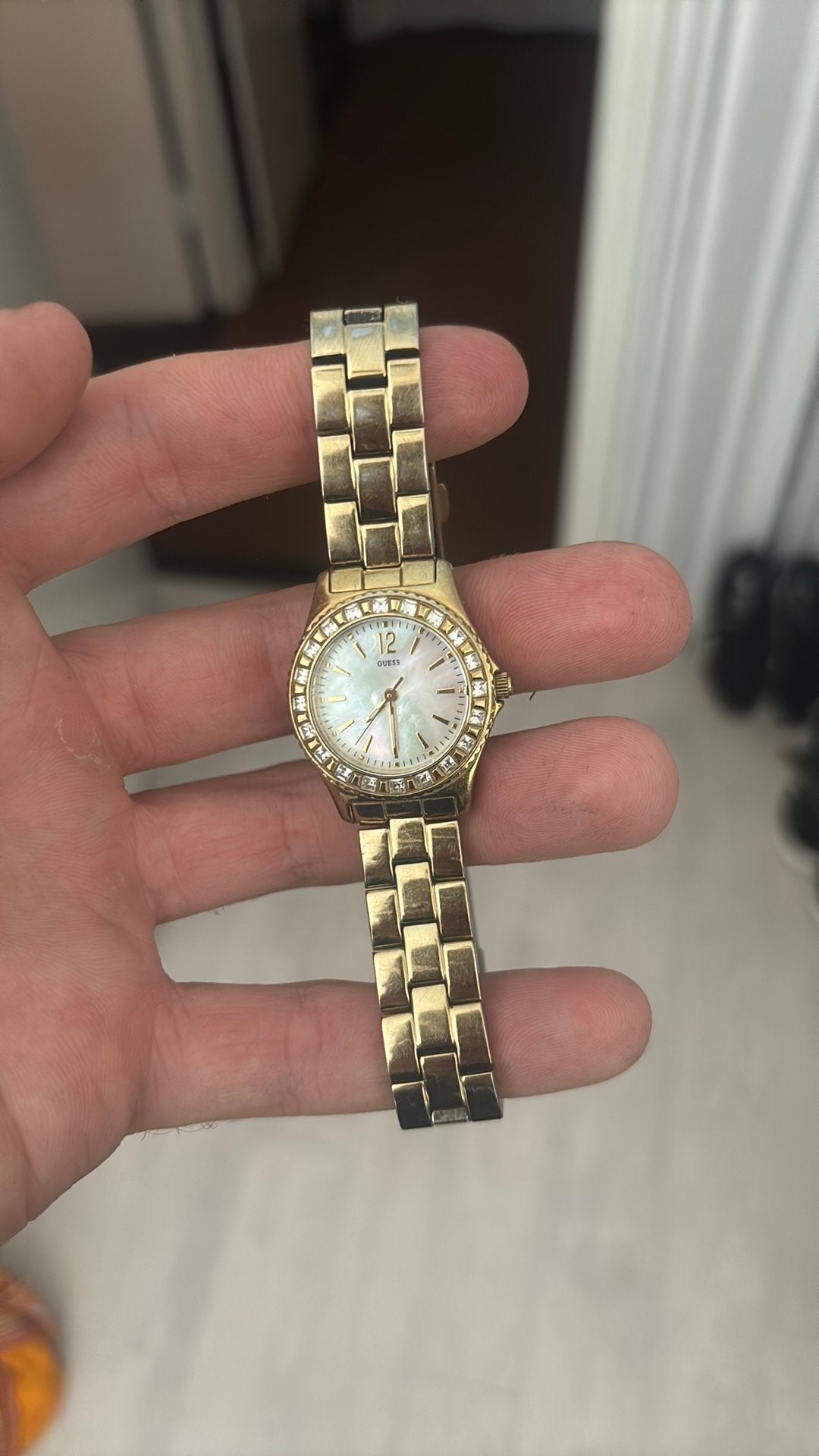 Goudkleurig orgineel guess horloge waterbestendig, Ophalen, Zo goed als nieuw, Staal, Guess