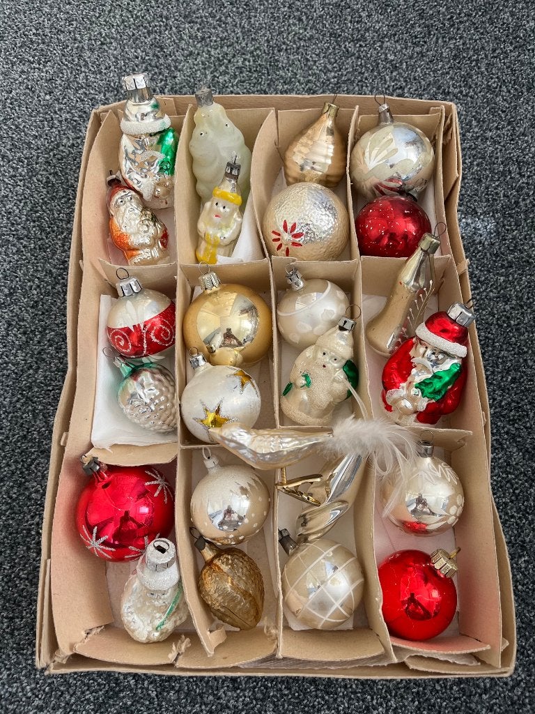 Doosje oude antieke kerstballen, gekleurd, Diversen, Kerst, Ophalen of Verzenden, Gebruikt
