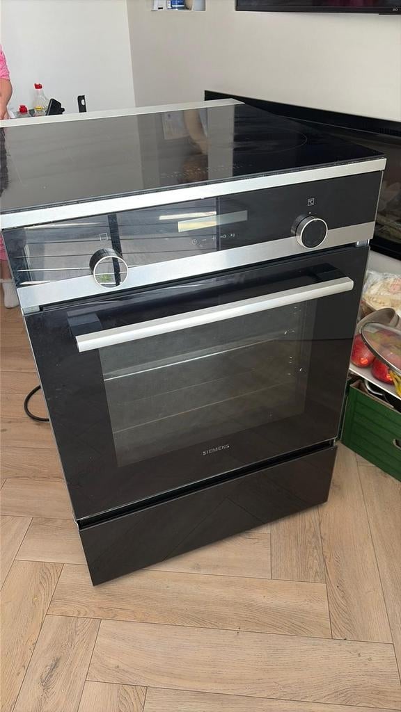 Siemens Vrijstaand Fornuis met Inductiekookplaat en Oven, Witgoed en Apparatuur, Fornuizen, Hete lucht, 60 cm of meer, Zo goed als nieuw