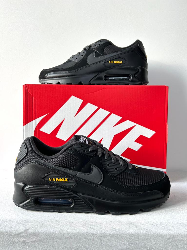 Nike Air Max 90 Black Speed Yellow (EU 42,5), Zwart, Nike, Nieuw, Ophalen of Verzenden