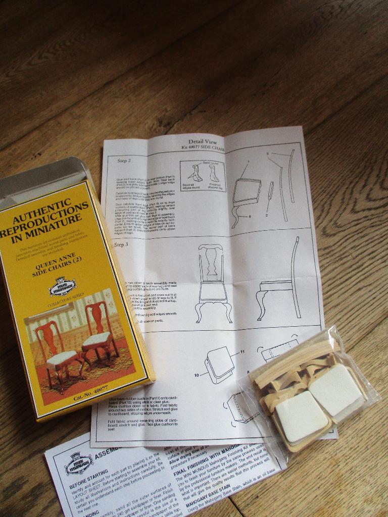 poppenhuis stoeltjes bouwpakket Mini Mundus, Ophalen of Verzenden, Zo goed als nieuw, Decoratie