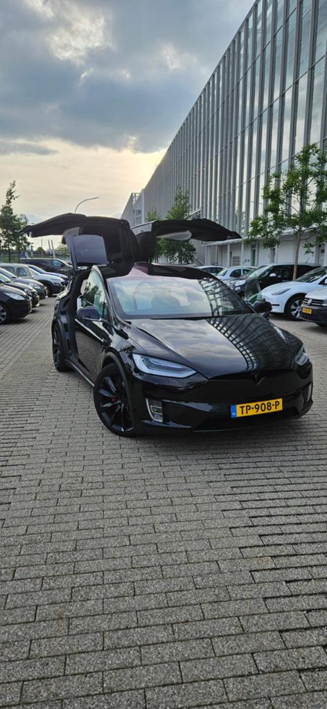 Tesla Model X 2018 Zwart, Automaat, Model X, 2433 kg, 137 €/maand