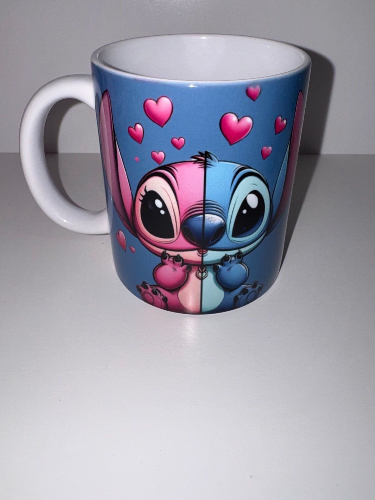 Nieuwe Stitch & Angel mok - Perfect voor Disney fans!, Meerkleurig, Overige stijlen, Nieuw, Ophalen of Verzenden