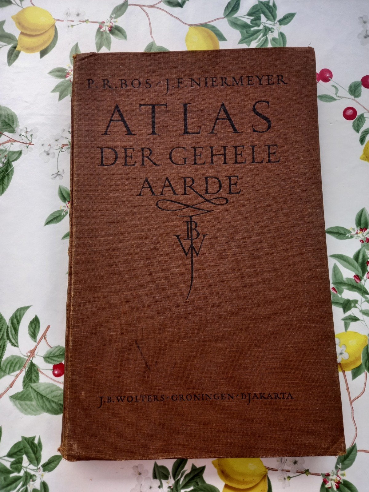 E Bos-Niermeyer Schoolatlas der Gehele Aarde 1955, Gelezen, Bosatlas, Ophalen of Verzenden, P.R. Bos, J.F. Niermeyer, P. Eibergen