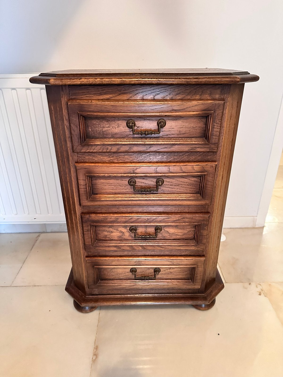 Vintage Eikenhouten Nachtkastje met 4 Laden, Minder dan 50 cm, Gebruikt, Eikenhout, Ophalen of Verzenden