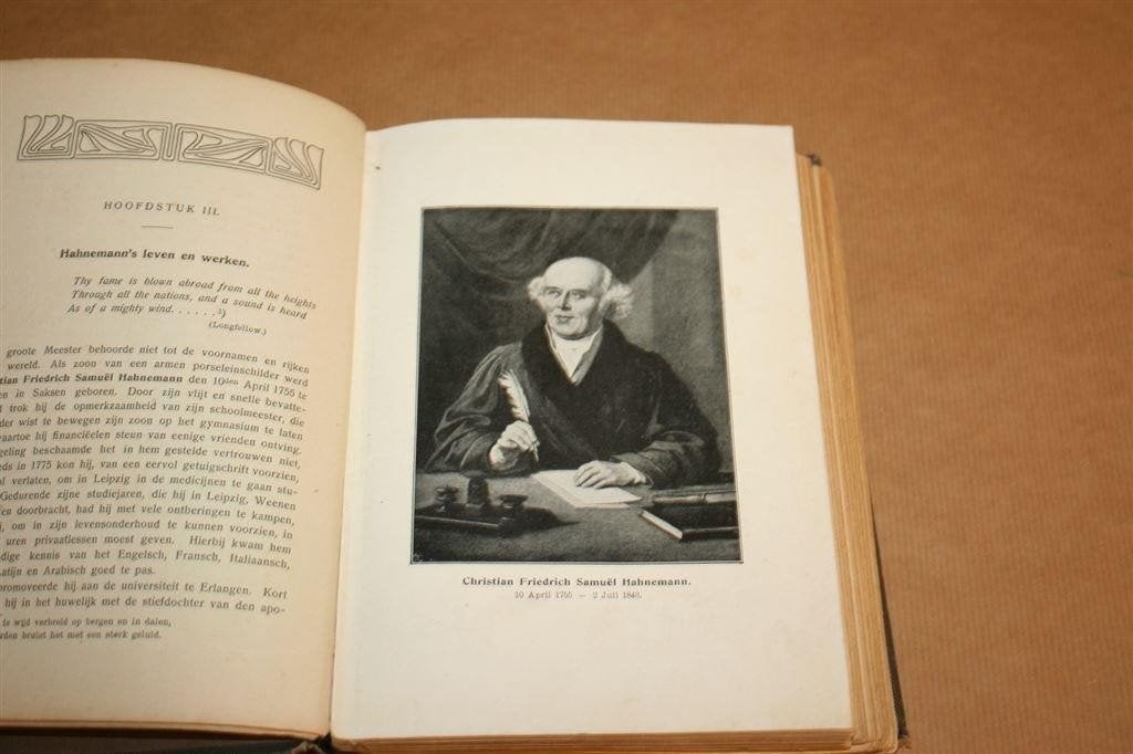 Homoeopathie in de Praktijk — Antiek Voorhoeve 1905 1e druk, Ophalen of Verzenden, Gelezen, Overige onderwerpen, Achtergrond en Informatie