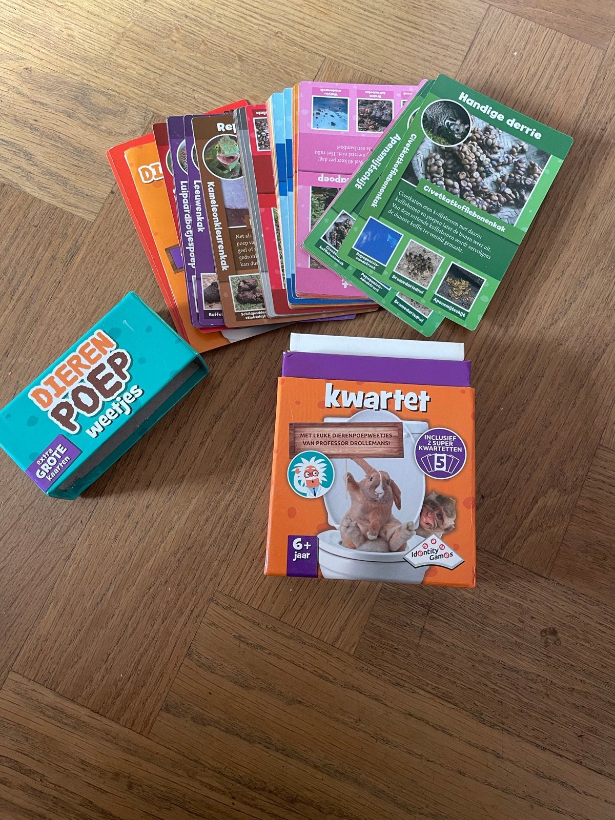 Dierenpoep Weetjes Kwartet - Educatief Kaartspel 6+, Drie of vier spelers, Ophalen of Verzenden, Gebruikt