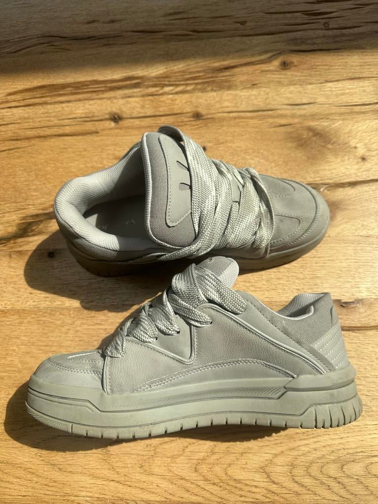 Bershka schoenen maat 43, Kleding | Heren, Overige kleuren, Ophalen of Verzenden, Sneakers of Gympen, Zo goed als nieuw