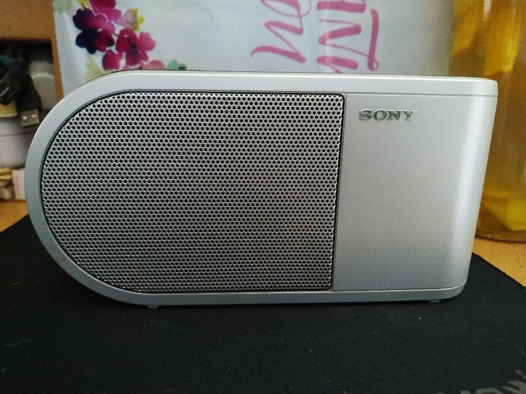 SONY AM/FM Compact Radio ICF-304, Ophalen of Verzenden, Gebruikt, Radio
