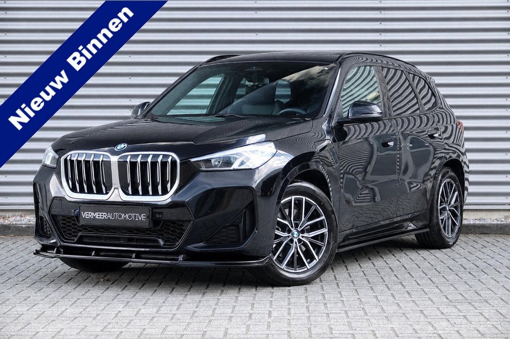 BMW X1 xDrive25e | M-Sport | Panodak | Trekhaak | Camera | L, 12 maanden, Gebruikt, Zwart, Zwart