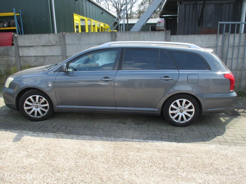 Onderdelen Toyota Avensis Wagon II 2.0 D-4D Executive, Gebruikt, Toyota, Toyota