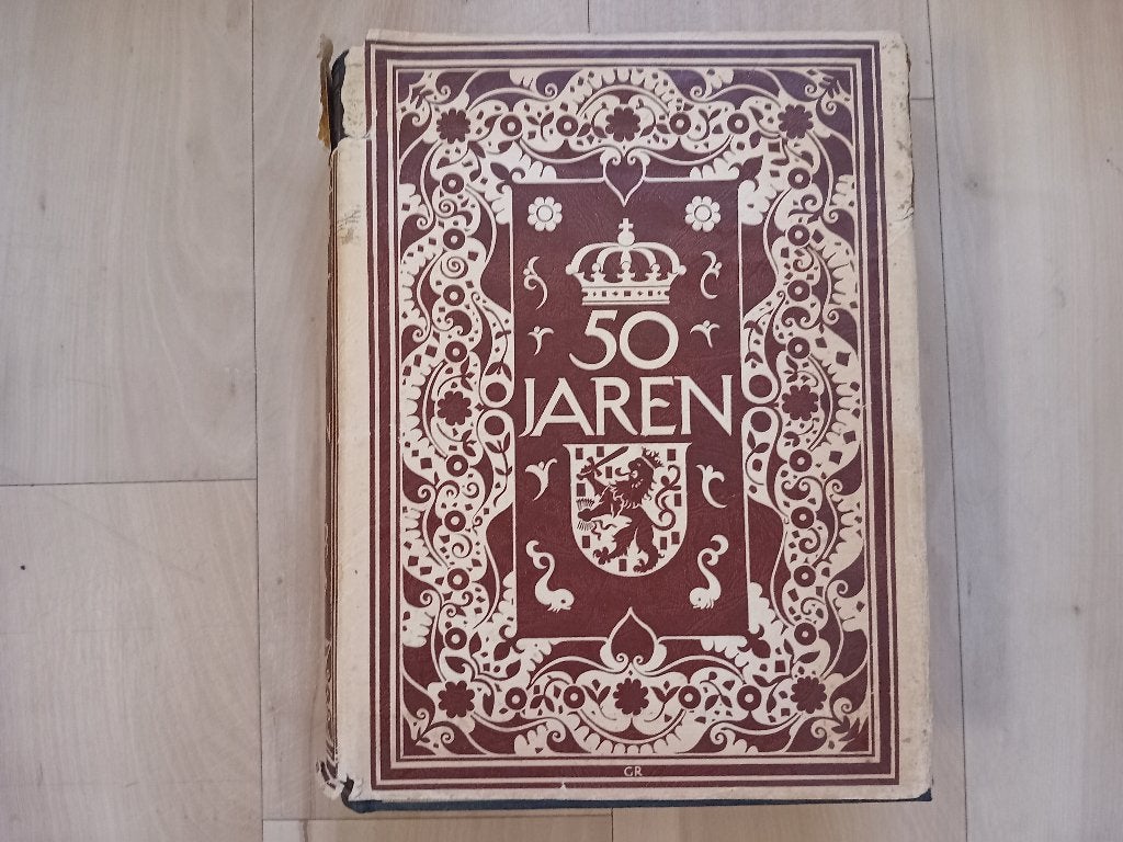 50 Jaren: Officieel Gedenkboek Koningin Wilhelmina, Ophalen of Verzenden, 20e eeuw of later, Onbekend, Gelezen