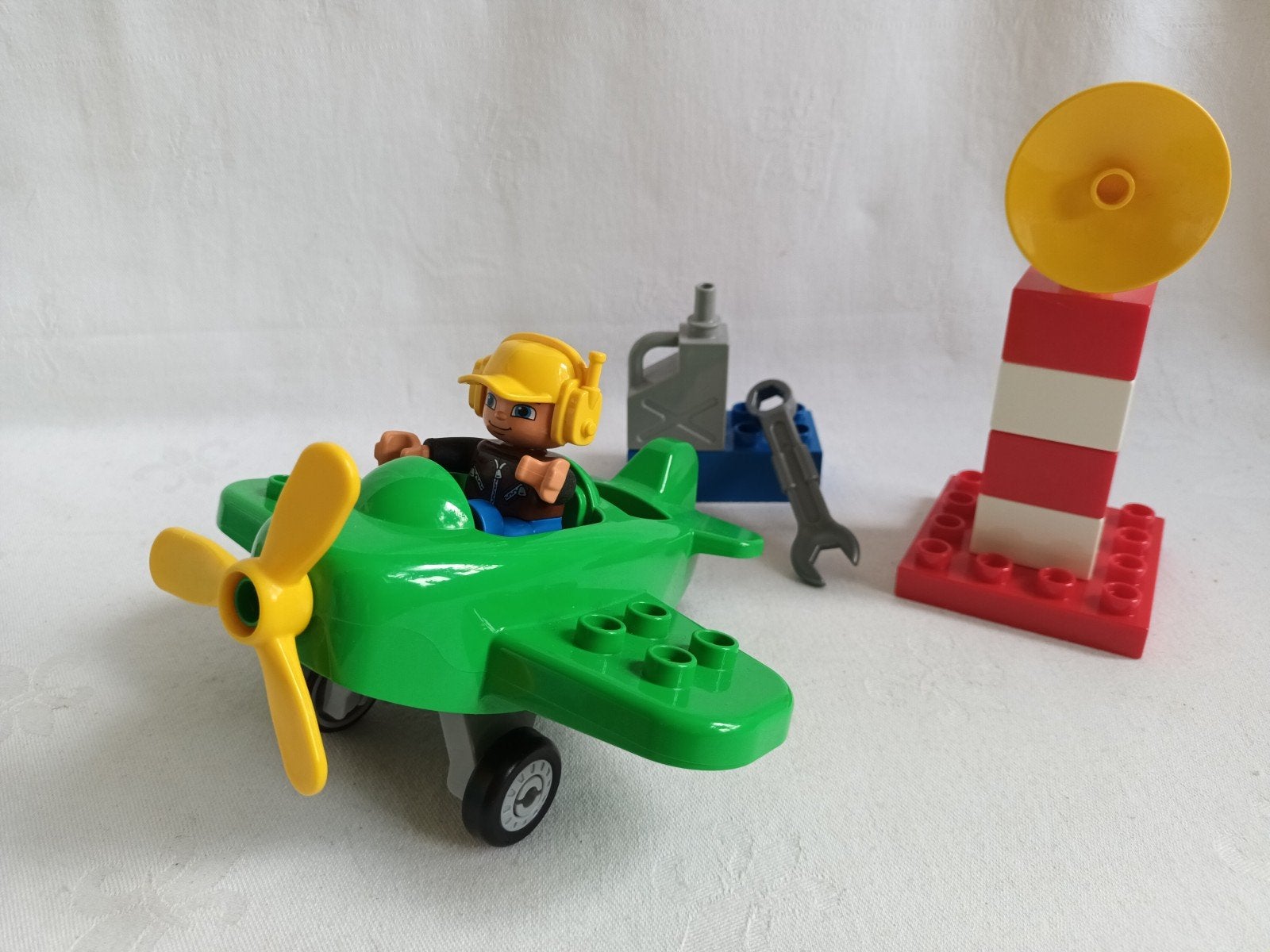 Duplo set 10808 Klein groen Vliegtuig met radartoren, Kinderen en Baby's, Speelgoed | Duplo en Lego, Ophalen of Verzenden, Zo goed als nieuw