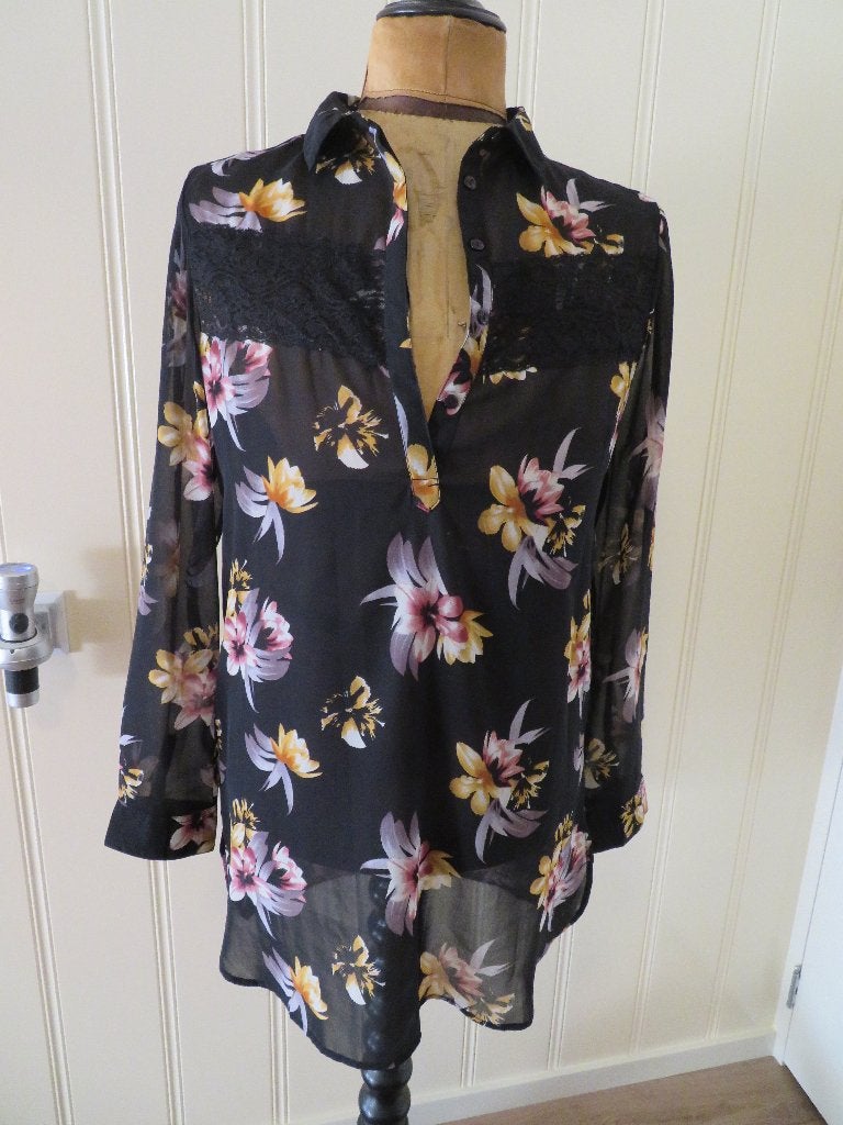 Dames blouse Only zwart met kant maat 38 Z.G.A.N., Maat 38/40 (M), Only, Zwart, Ophalen of Verzenden