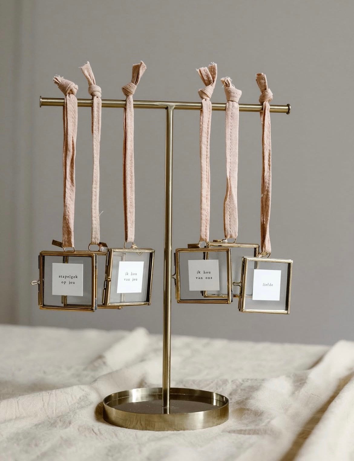 Hele leuke goudkleurige mini lijstjes met teksten, 5 cm, 5 cm, Met glas, Nieuw