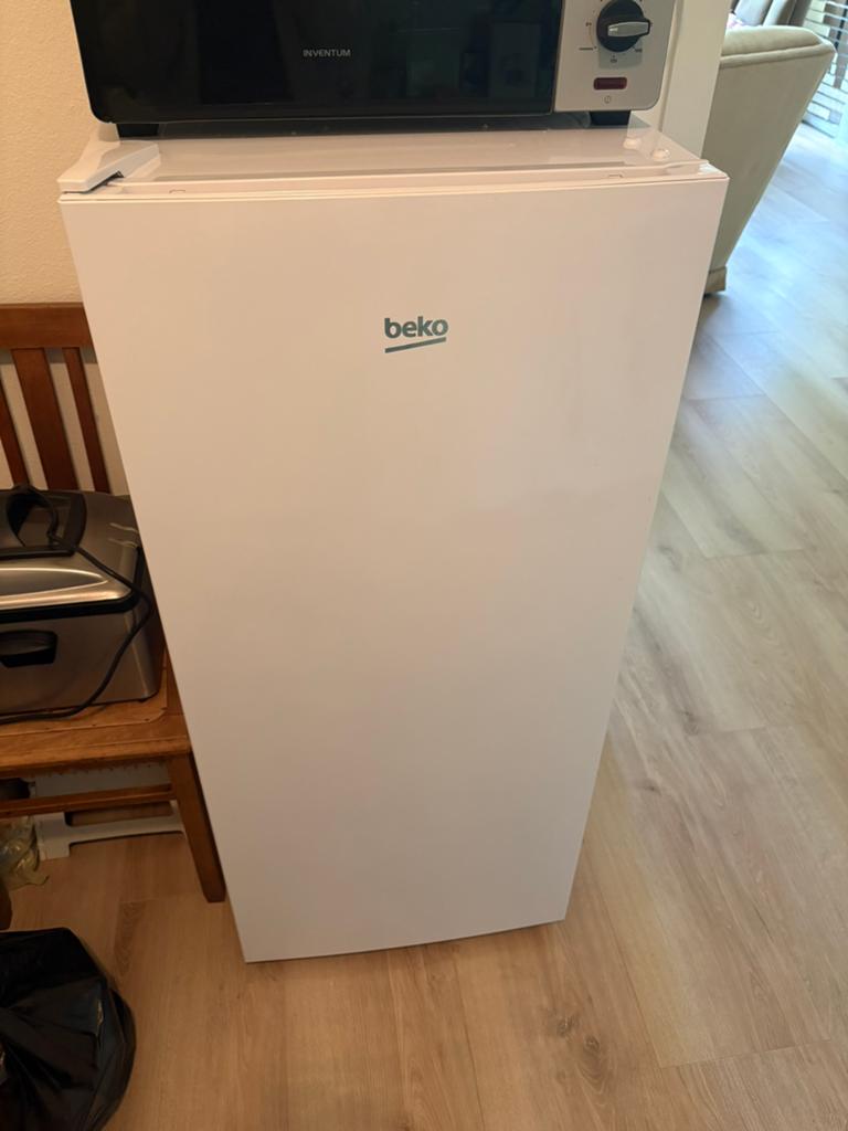Beko koelkast (RSSA215K40WN), Witgoed en Apparatuur, Koelkasten en IJskasten, Ophalen, 150 tot 200 liter, Zonder vriesvak, 120 tot 140 cm