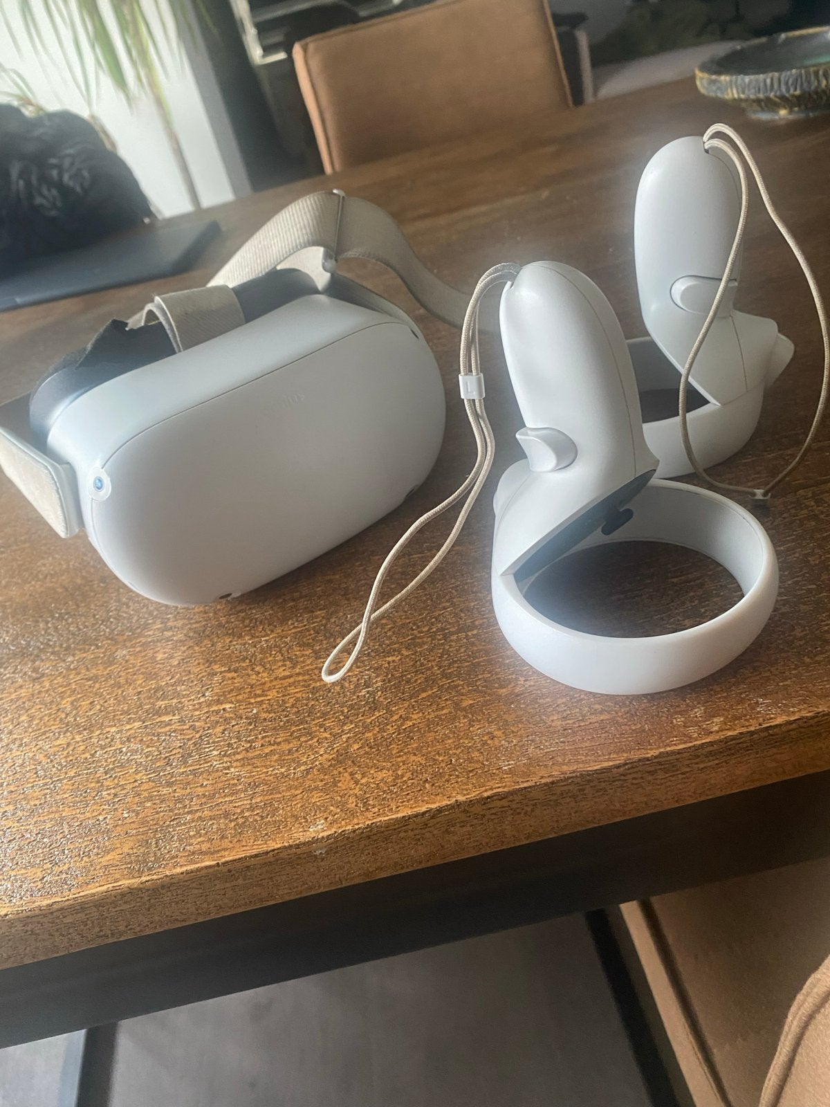 Meta Quest VR-bril met controllers, Spelcomputers en Games, Virtual Reality, Ophalen, Gebruikt, VR-bril, Overige platformen