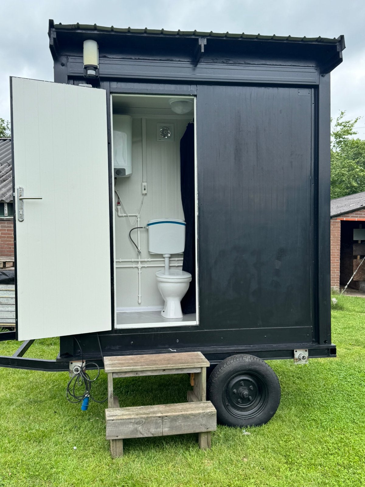 Mobiele badkamer/toilet unit op aanhanger, Ophalen of Verzenden, Gebruikt