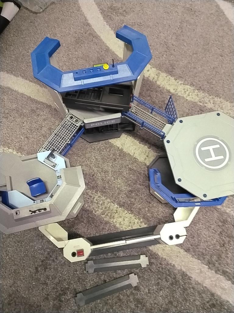 Politie Hoofdkwartier niet compleet, Ophalen of Verzenden