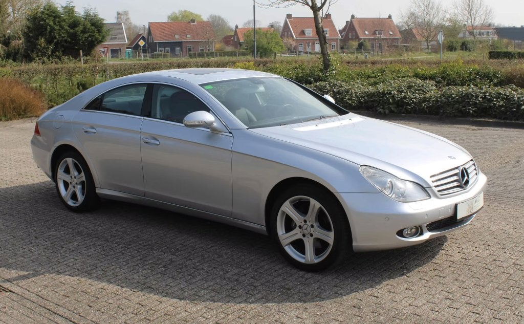Mercedes CLS 500 M113 V8 met unieke kilometerstand, Automaat, Achterwielaandrijving, Traction-control, 4 stoelen