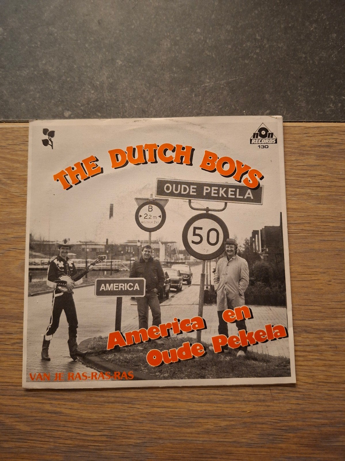 7 ' vinyl singel van the Dutch boys, Cd's en Dvd's, Ophalen of Verzenden, Zo goed als nieuw, Overige formaten, Levenslied of Smartlap
