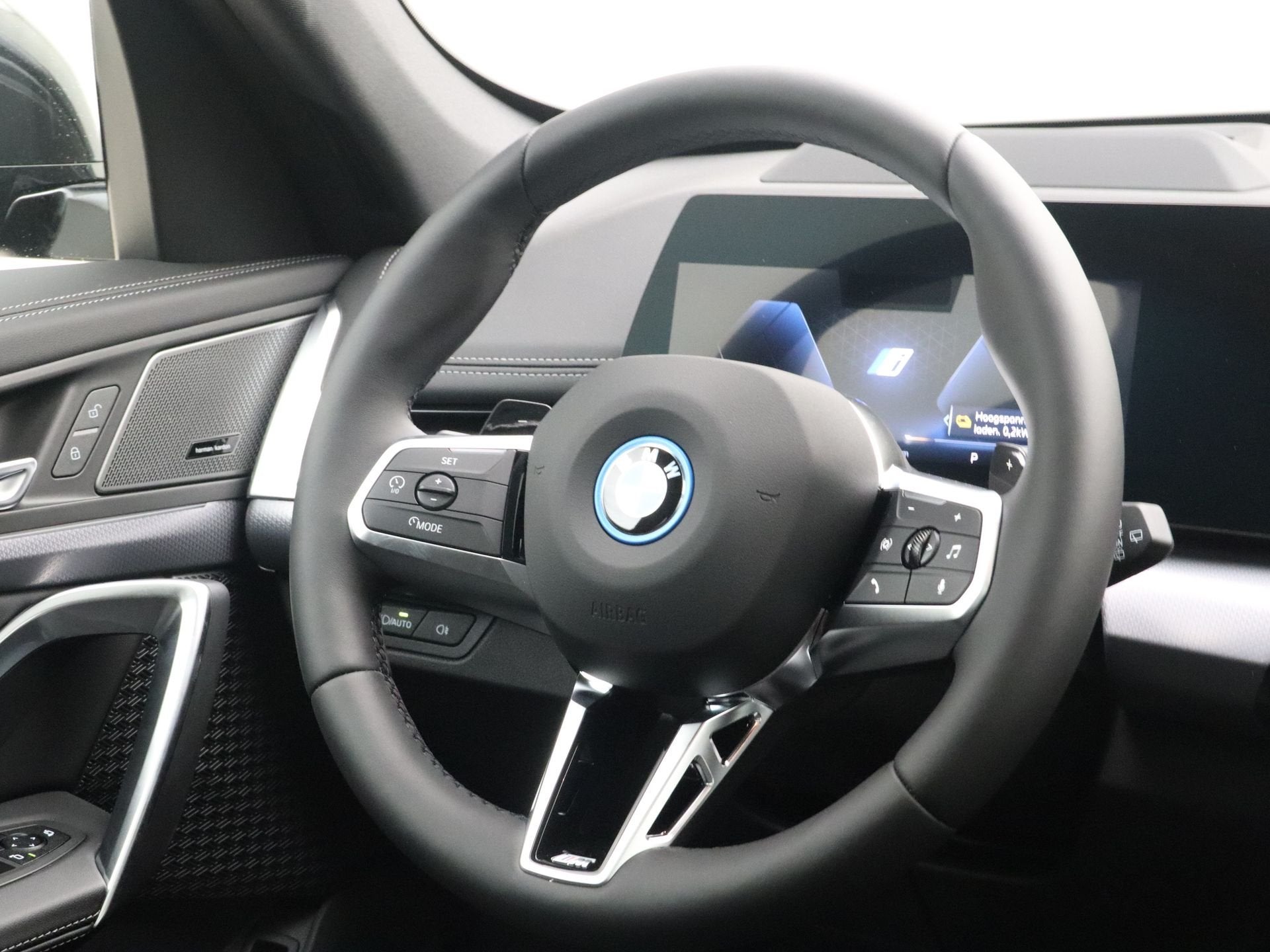 BMW X1 xDrive25e (bj 2026, automaat), Auto's, Overige brandstoffen, Zwart, Bedrijf, 3 cilinders
