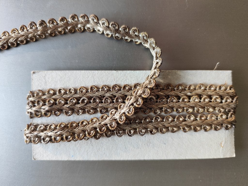 ANTIEK GOUD / ZILVER BANDJE GOLFJES, Antiek en Kunst, Ophalen of Verzenden