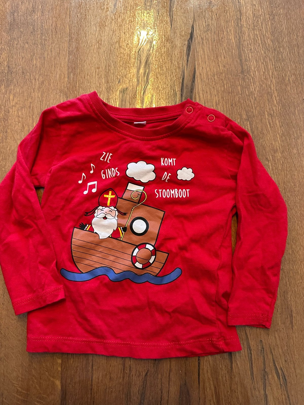 Rood Sinterklaas shirtje maat 80, Kinderen en Baby's, Ophalen of Verzenden, Gebruikt, Jongetje of Meisje, Shirtje of Longsleeve