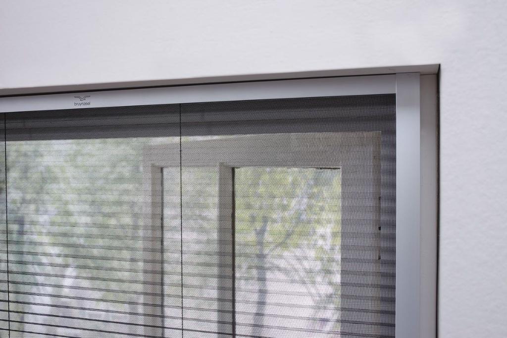 Luxe plissé (dak)raamhor ALUMINIUM omlijsting - S500- 63  cm, Bruynzeel, 100 tot 150 cm, Zwart, Stadhuisplein 70 4203 NS Gorinchem