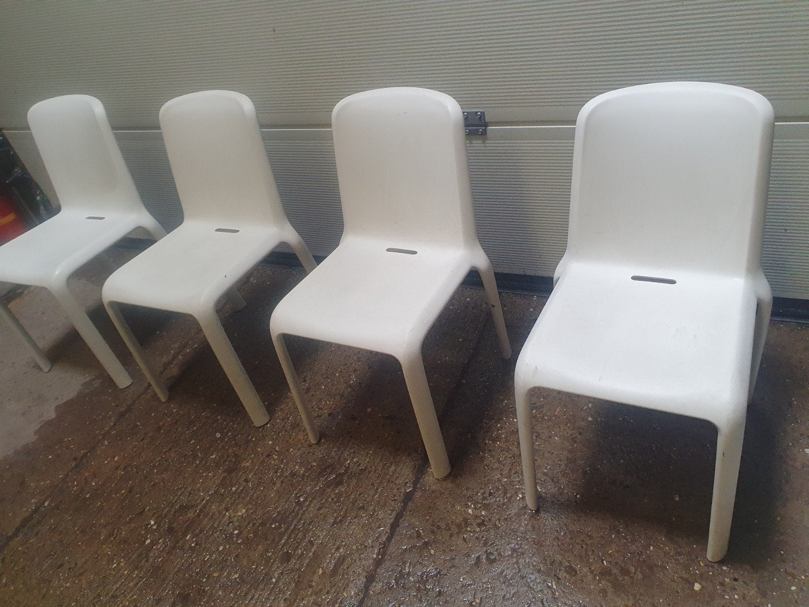 Set van 4 witte stoelen predally, Ophalen, Kunststof, Gebruikt, Wit