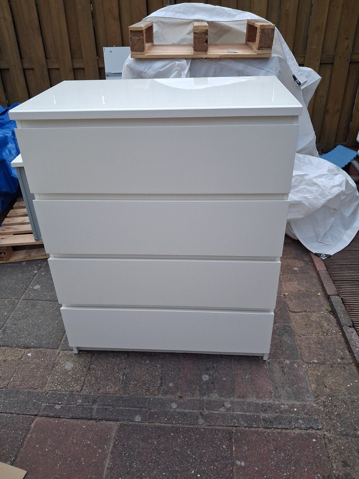 mooie ikea malm ladekast met glasplaat, Ophalen, 50 tot 100 cm, Zo goed als nieuw, 3 of 4 laden