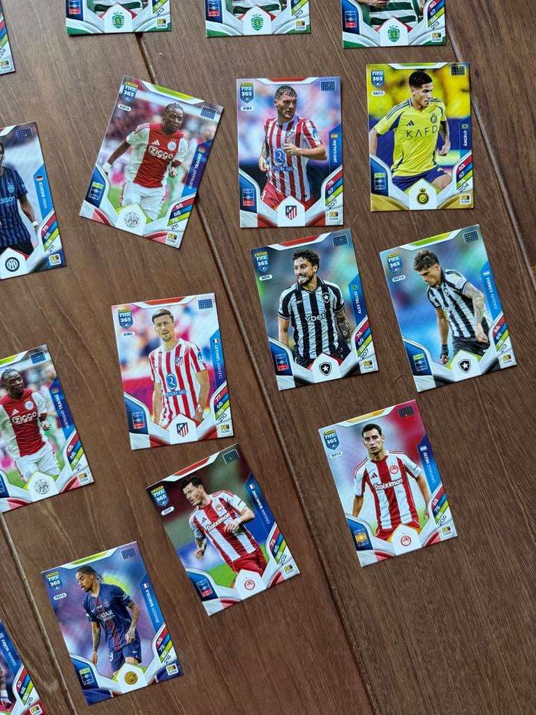 Panini FIFA 365 Voetbal Kaarten Collectie, Hobby en Vrije tijd, Stickers en Plaatjes, Ophalen of Verzenden, Zo goed als nieuw