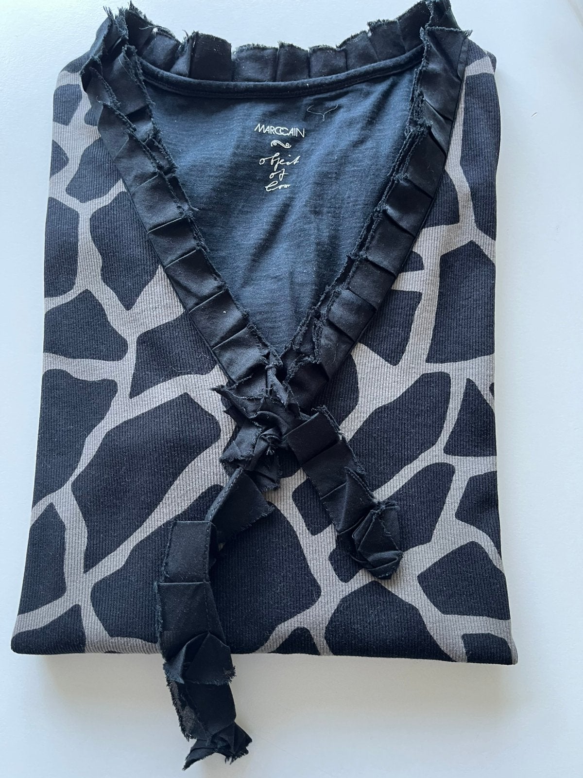 Marc Cain T-shirt met giraffe print, Maat 38/40 (M), Zwart, Ophalen of Verzenden, Zo goed als nieuw