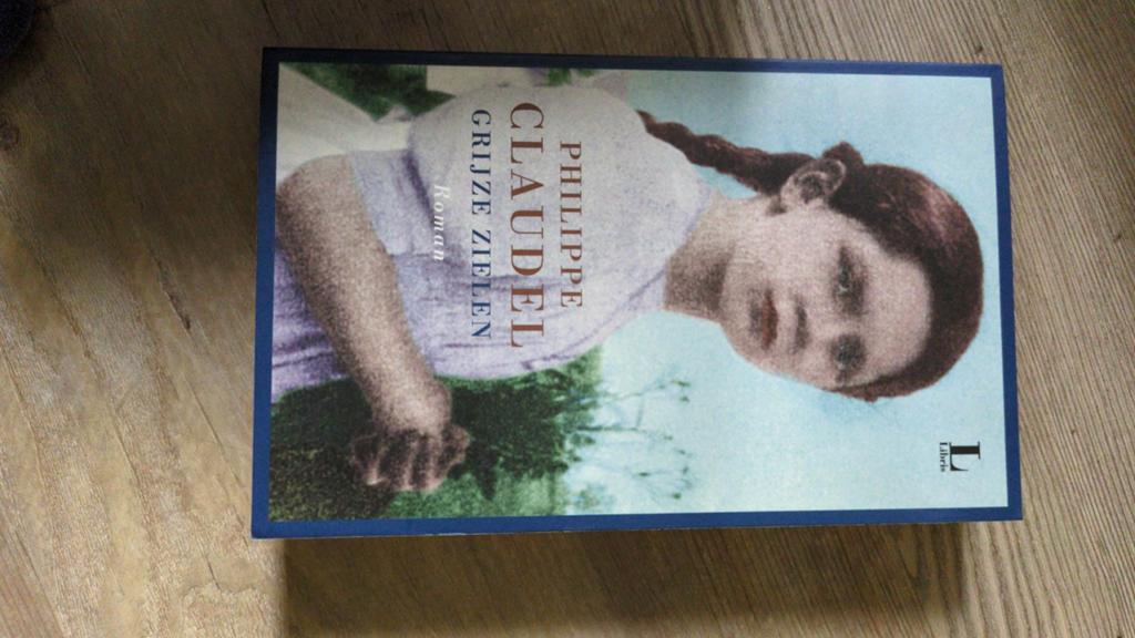 Philippe Claudel - Grijze zielen, Ophalen of Verzenden, Zo goed als nieuw, Philippe Claudel