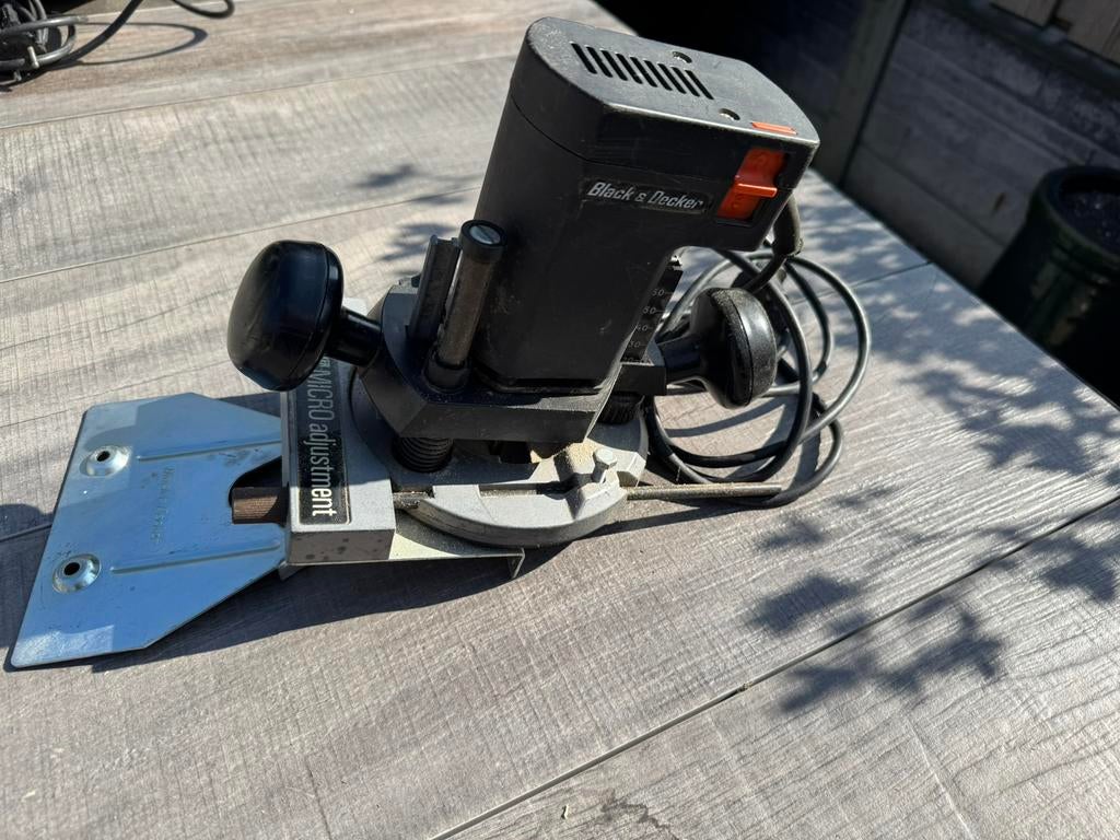 Bovenfrees van Black en Decker, Doe-het-zelf en Verbouw, Gereedschap | Overige machines, Ophalen of Verzenden, Zo goed als nieuw