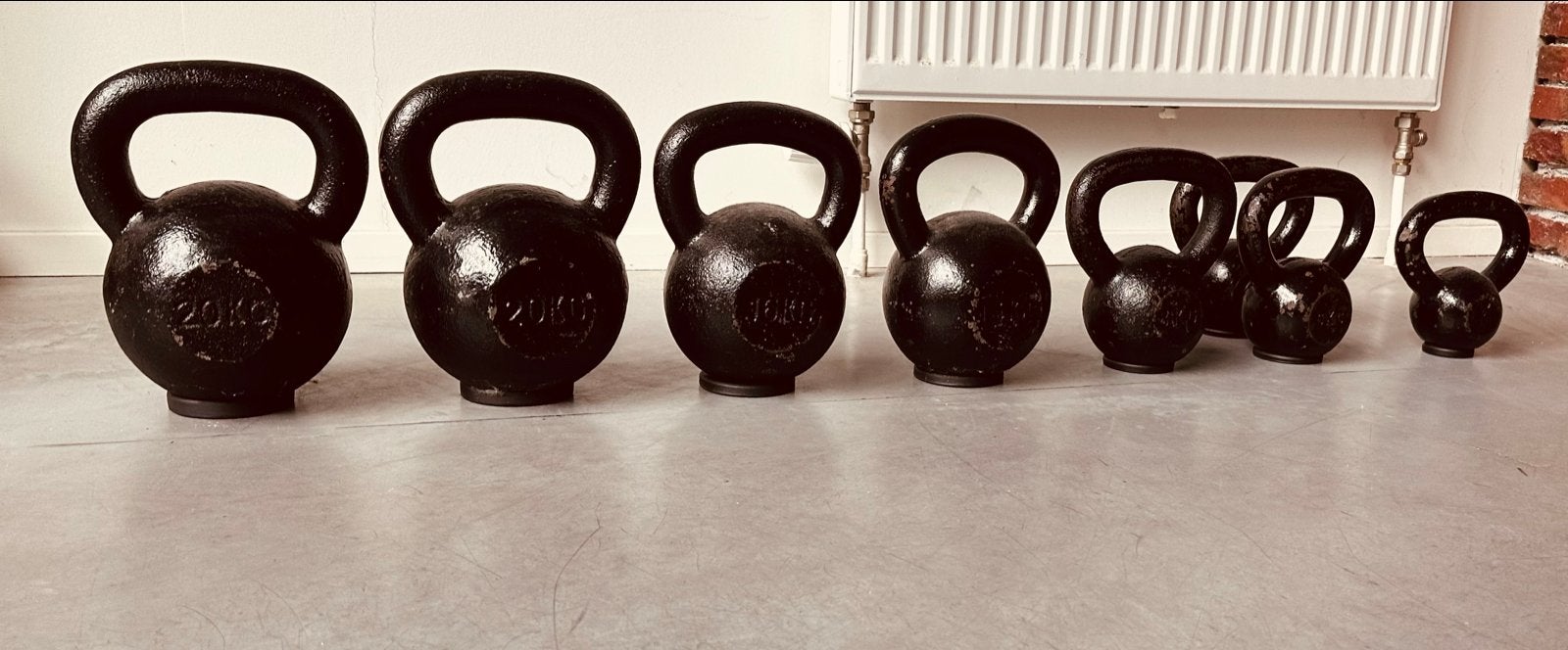 Complete Kettlebell Set: 20kg, 16kg, 8kg, 6kg, 4kg, Sport en Fitness, Fitnessmaterialen, Ophalen, Gebruikt, Benen, Kettlebell
