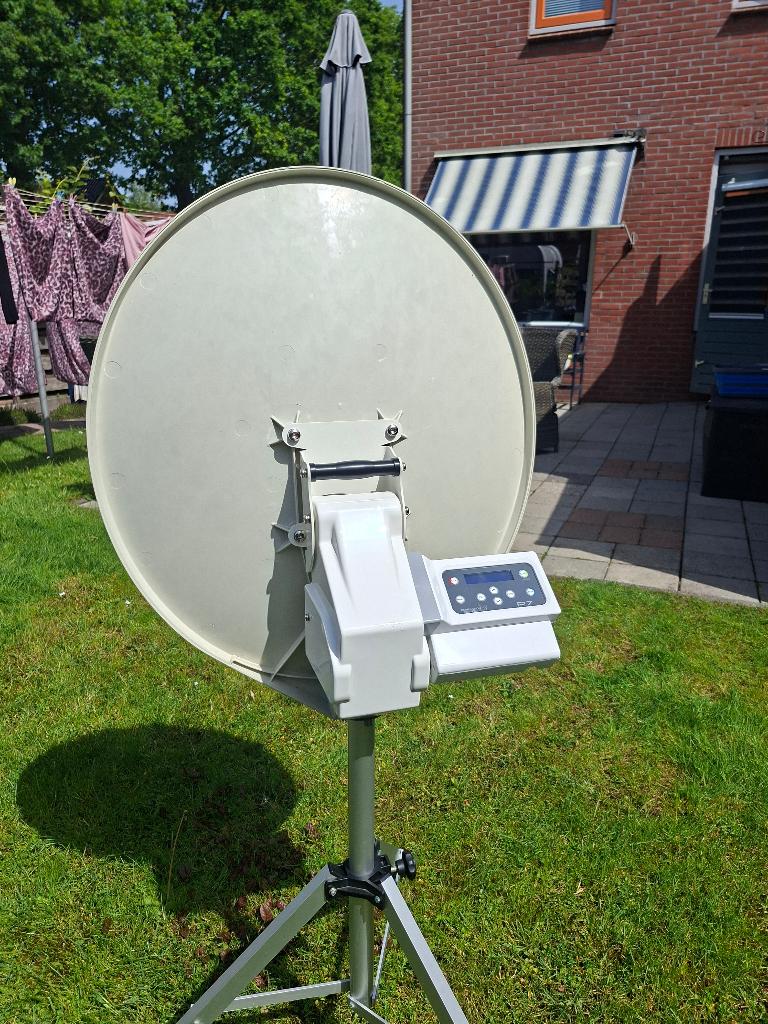 Schotel antenne als nieuw, Audio, Tv en Foto, Schotelantennes, Ophalen, Zo goed als nieuw, (Schotel)antenne, Overige merken