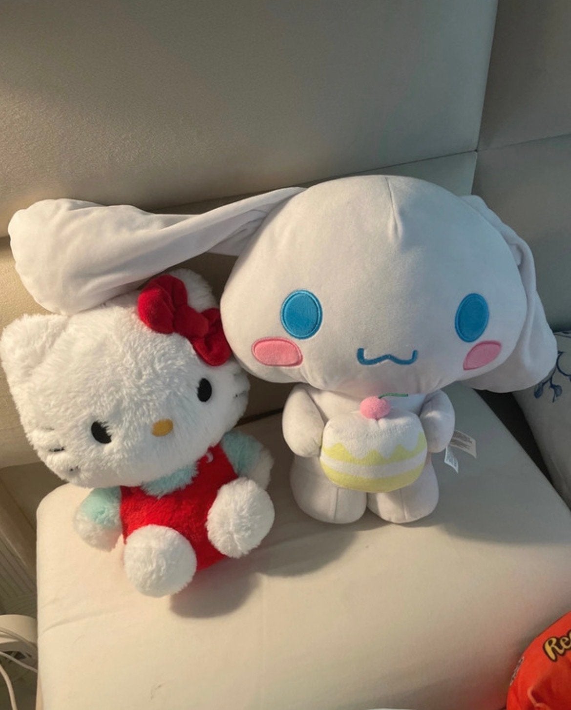 2 Schattige Sanrio knuffels: Hello Kitty & Cinnamoroll, Overige merken, Overige typen, Ophalen of Verzenden, Hello Kitty
