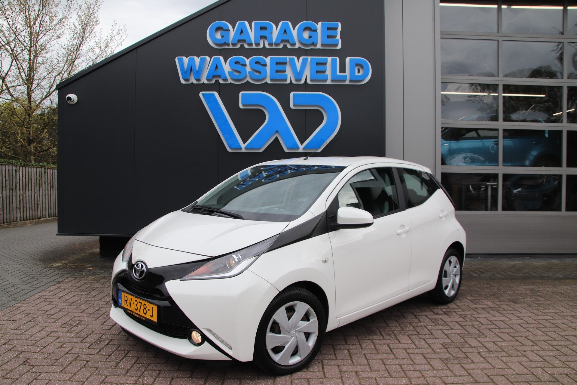 Toyota Aygo 1.0 VVT-i x-play Camera/Navi/Bluetooth/Led, Voorwielaandrijving, Stof, Gebruikt, 4 stoelen