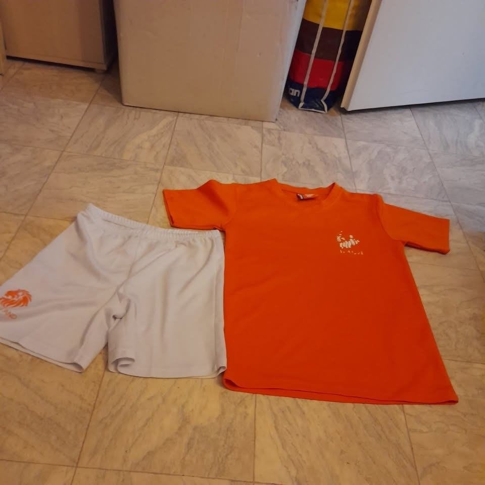 Nederlands Elftal Voetbaltenue Kids Shirt + broekje Mt. 152, Ophalen of Verzenden, Gebruikt, Jongen of Meisje, Setje