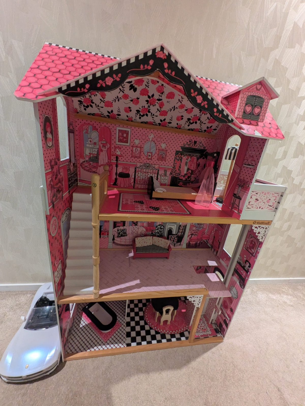 Groot poppenhuis met 10 rainbow high poppen en auto, Ophalen, Zo goed als nieuw, Poppenhuis